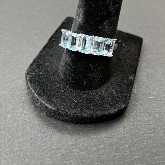Jewelry - 3.0 ctw Blue Topaz Rhodium Over Sterling Silver - Size 8